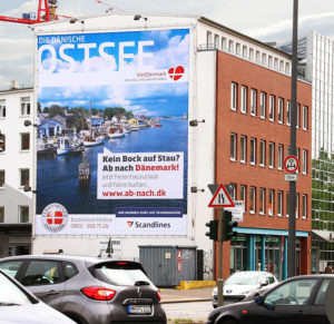Riesenposter als Plakatwerbung, Hamburg